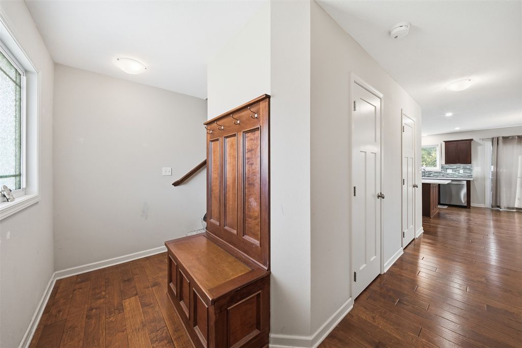 Image 2 of property listing at 307 SW 50th Street, Ankeny, IA 50023