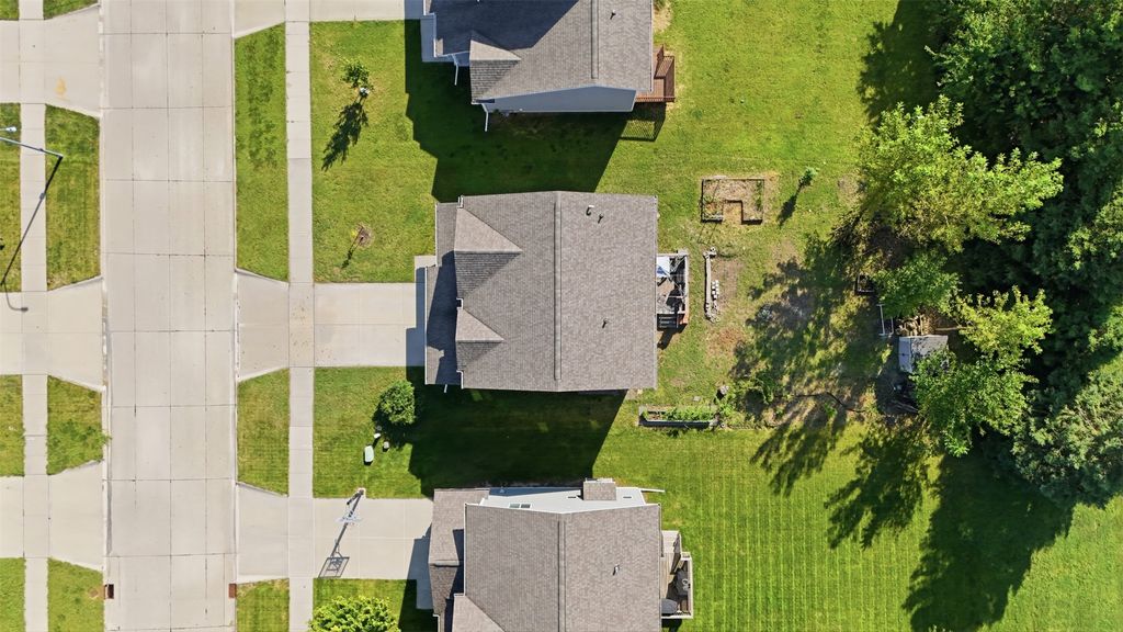 Image 30 of property listing at 307 SW 50th Street, Ankeny, IA 50023