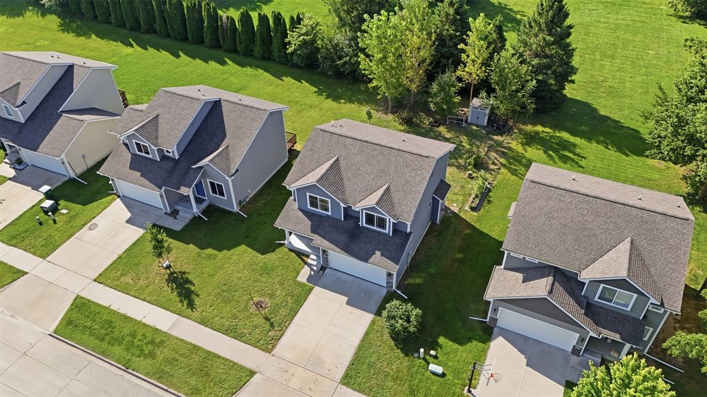 Image 33 of property listing at 307 SW 50th Street, Ankeny, IA 50023