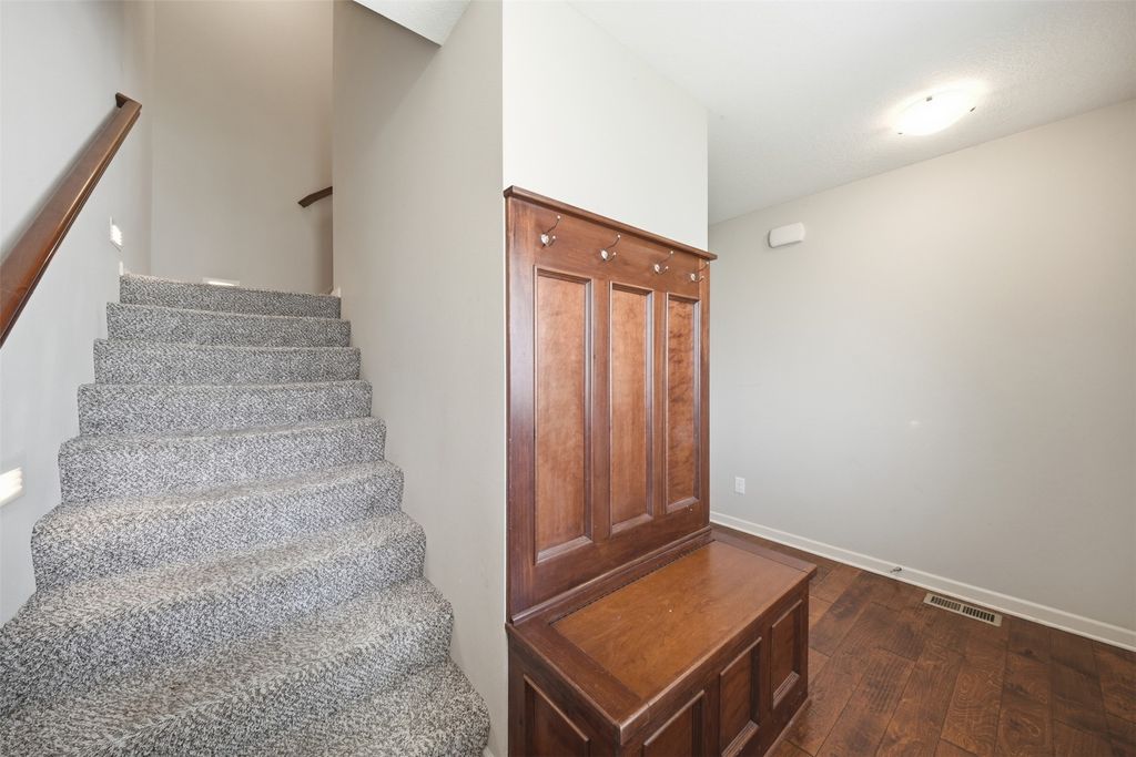 Image 3 of property listing at 307 SW 50th Street, Ankeny, IA 50023