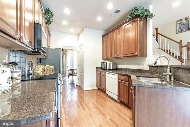 12153 CALDICOT LN, Fairfax, VA 22030