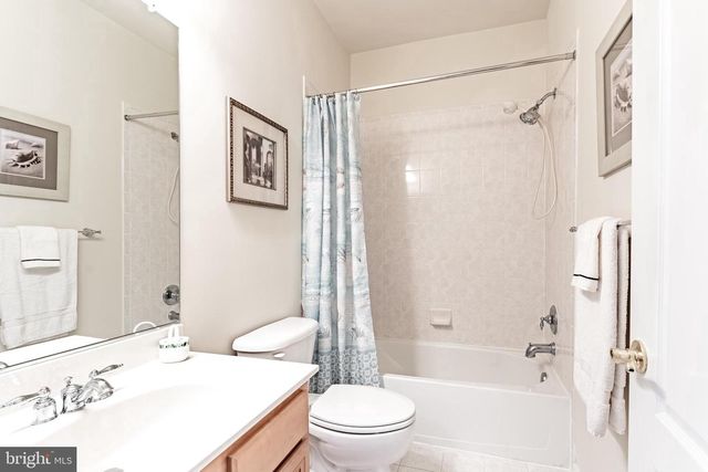 12153 CALDICOT LN, Fairfax, VA 22030