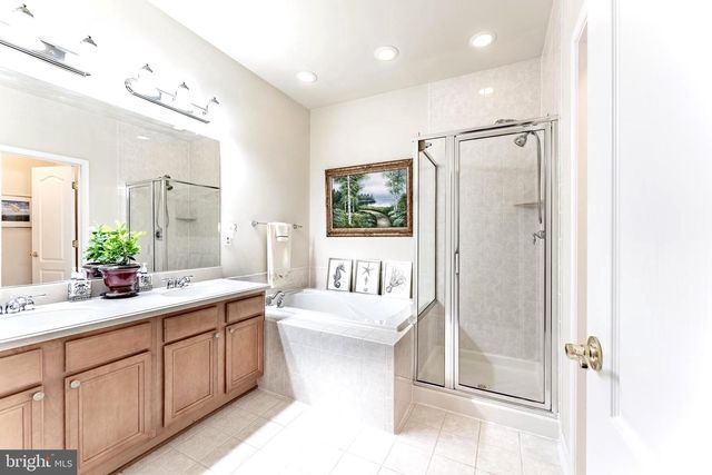 12153 CALDICOT LN, Fairfax, VA 22030