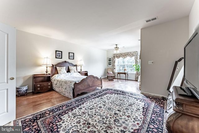 12153 CALDICOT LN, Fairfax, VA 22030