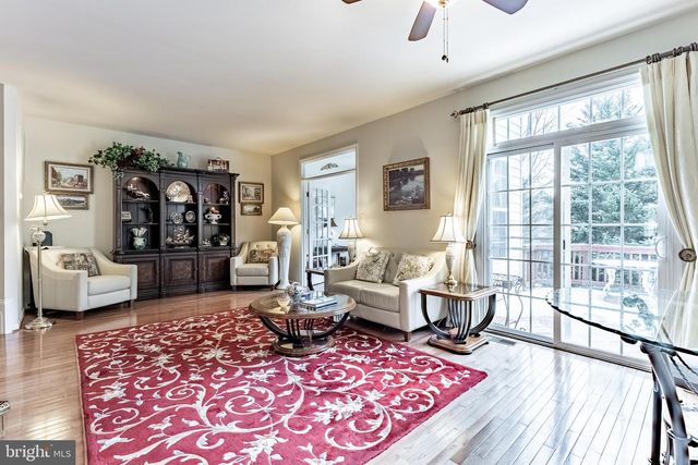 12153 CALDICOT LN, Fairfax, VA 22030