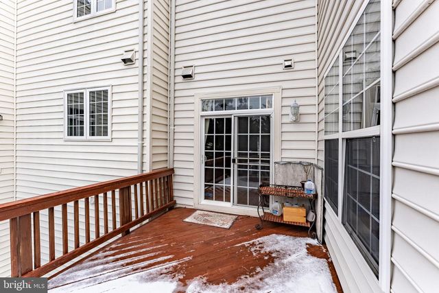 12153 CALDICOT LN, Fairfax, VA 22030