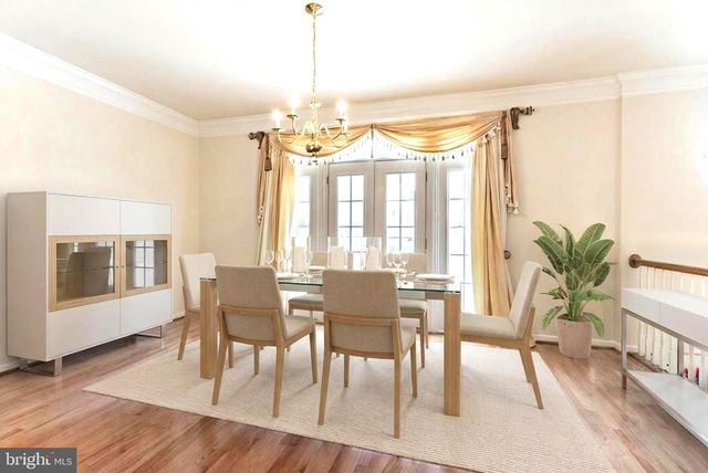 12153 CALDICOT LN, Fairfax, VA 22030