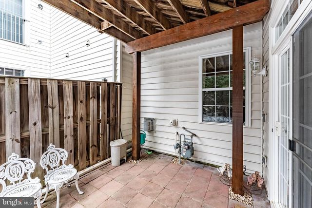 12153 CALDICOT LN, Fairfax, VA 22030