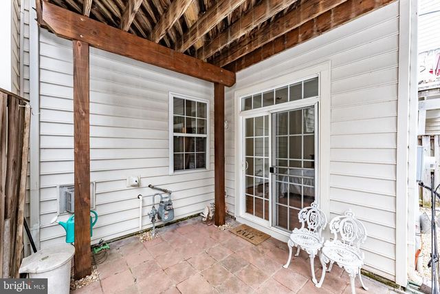 12153 CALDICOT LN, Fairfax, VA 22030