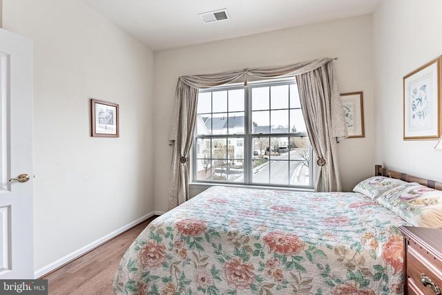 12153 CALDICOT LN, Fairfax, VA 22030