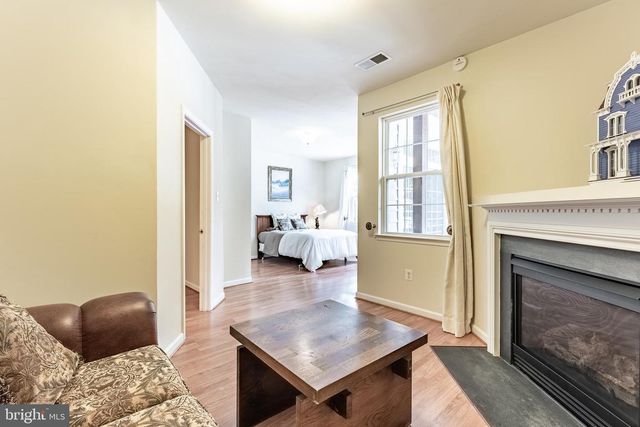 12153 CALDICOT LN, Fairfax, VA 22030