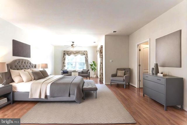 12153 CALDICOT LN, Fairfax, VA 22030