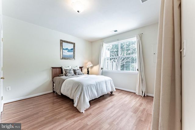 12153 CALDICOT LN, Fairfax, VA 22030