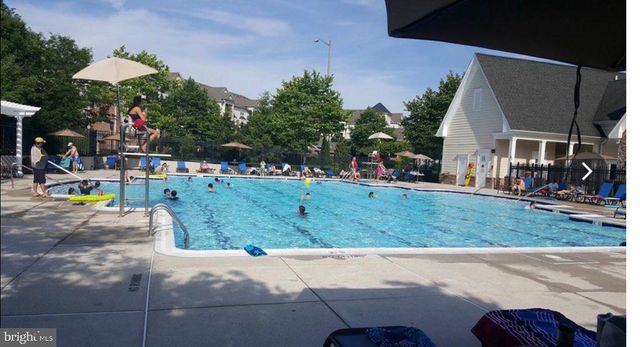 12153 CALDICOT LN, Fairfax, VA 22030