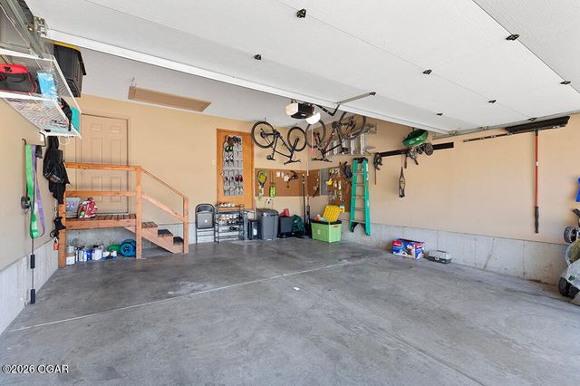 4736 S Stewart Avenue, Springfield, MO 65804