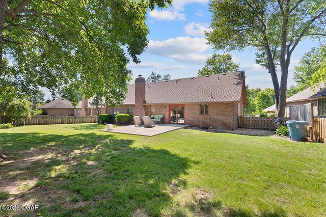 4736 S Stewart Avenue, Springfield, MO 65804