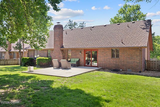 4736 S Stewart Avenue, Springfield, MO 65804