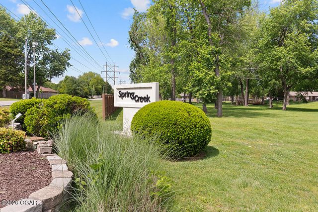 4736 S Stewart Avenue, Springfield, MO 65804