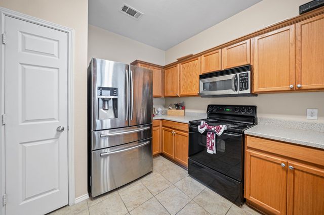 2204 Canterbury Park Drive, Grand Prairie, TX 75050
