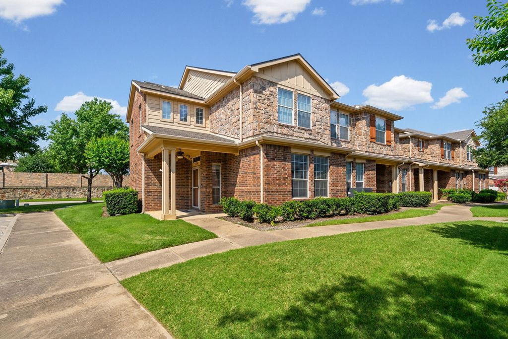 2204 Canterbury Park Drive, Grand Prairie, TX 75050