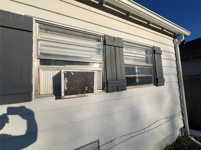 4509 Sandage Avenue, Fort Worth, TX 76115