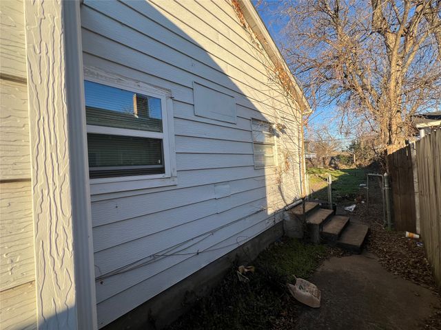 4509 Sandage Avenue, Fort Worth, TX 76115