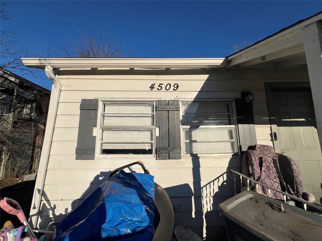 4509 Sandage Avenue, Fort Worth, TX 76115