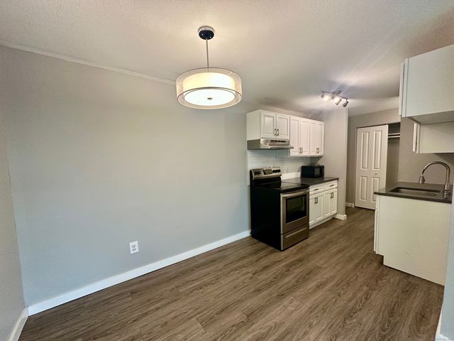 111 Sherbrooke Avenue 127, Hartford, CT 06106