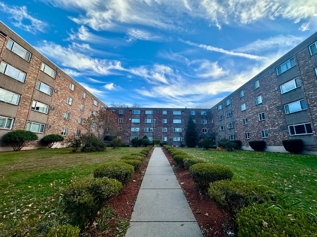 111 Sherbrooke Avenue 127, Hartford, CT 06106