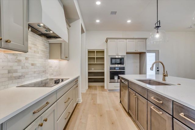 2799 N Curtis Ct, Wichita, KS 67205