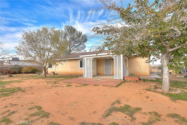 22133 Thunderbird, Apple Valley, CA 92307