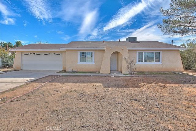 22133 Thunderbird, Apple Valley, CA 92307