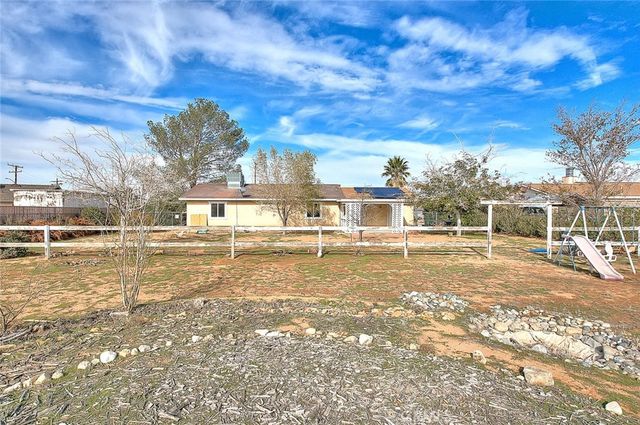 22133 Thunderbird, Apple Valley, CA 92307