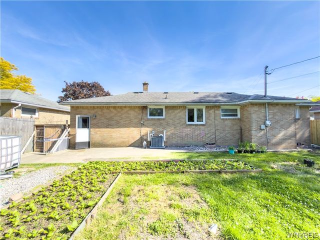 15 Sandy Lane, Cheektowaga, NY 14227
