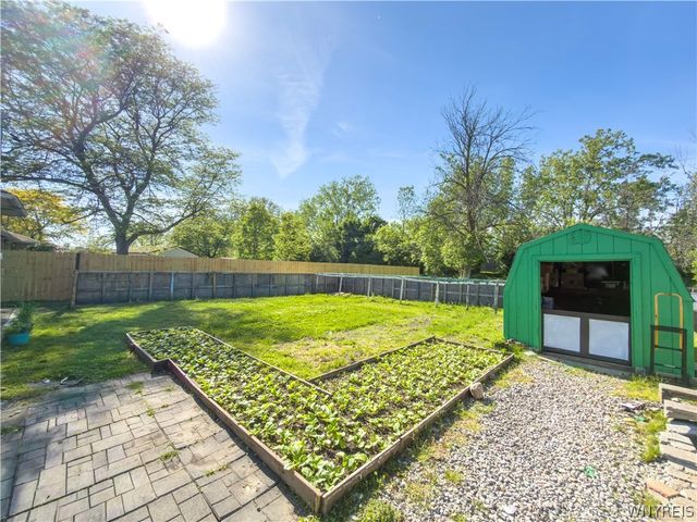15 Sandy Lane, Cheektowaga, NY 14227