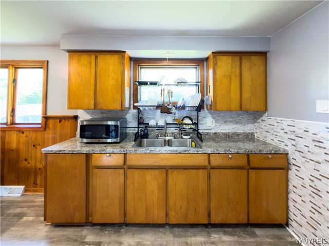 15 Sandy Lane, Cheektowaga, NY 14227