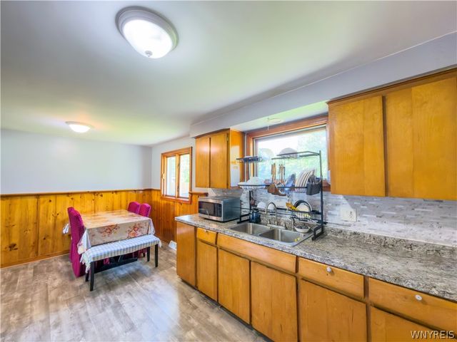 15 Sandy Lane, Cheektowaga, NY 14227