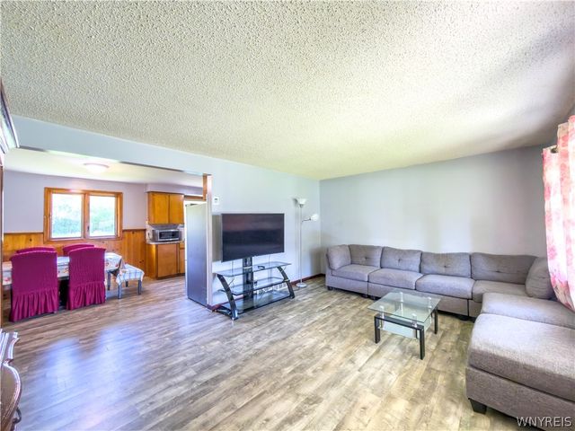 15 Sandy Lane, Cheektowaga, NY 14227