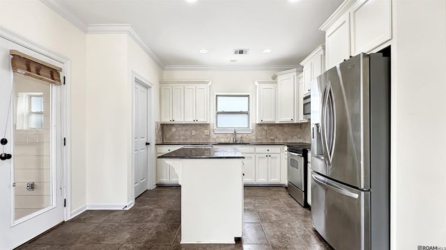 1665 Seville Dr, St Gabriel, LA 70776