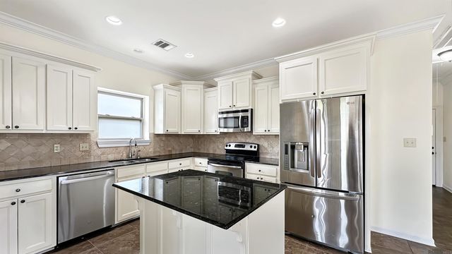 1665 Seville Dr, St Gabriel, LA 70776