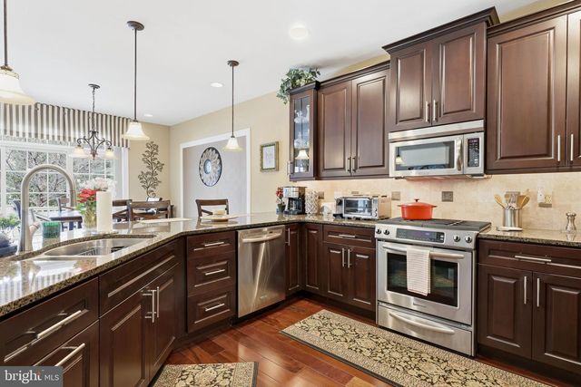 1246 SAINT JAMES DR, Langhorne, PA 19047