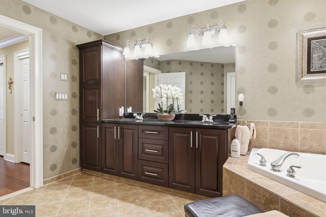 1246 SAINT JAMES DR, Langhorne, PA 19047