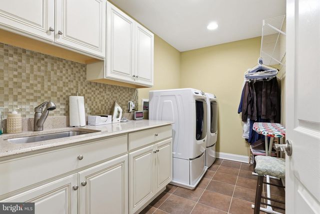 1246 SAINT JAMES DR, Langhorne, PA 19047