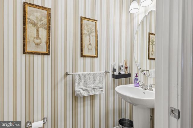 1246 SAINT JAMES DR, Langhorne, PA 19047