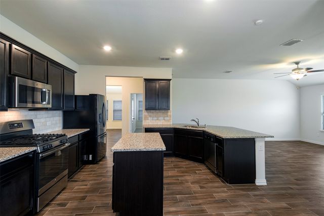 913 Rosewood Street, Princeton, TX 75407