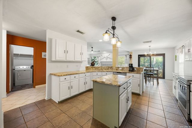 5803 ROLLING FOREST DR, San Antonio, TX 78250