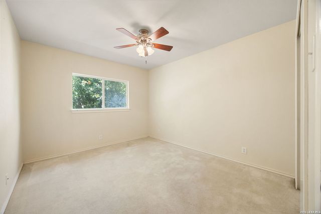 5803 ROLLING FOREST DR, San Antonio, TX 78250