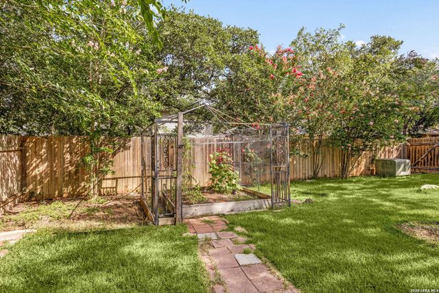 5803 ROLLING FOREST DR, San Antonio, TX 78250