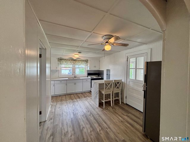 40 Portland Avenue, Old Lyme, CT 06371