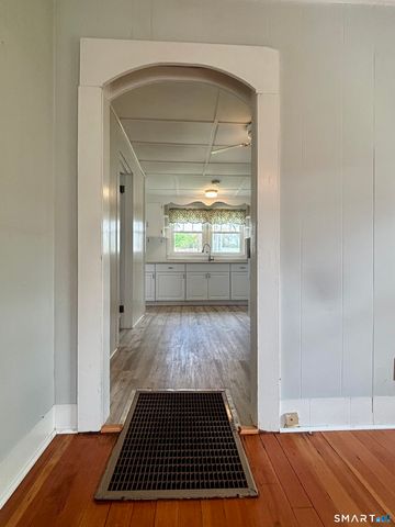 40 Portland Avenue, Old Lyme, CT 06371